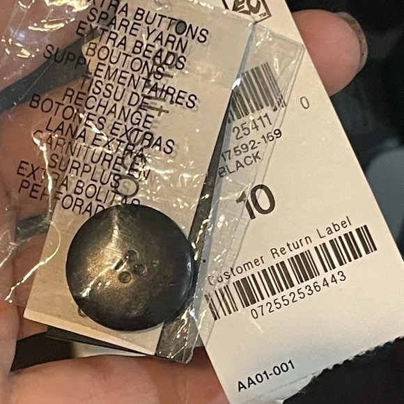 Bar lll black blazer, size 10. NWT. Hits at hips. - Picture 2 of 3